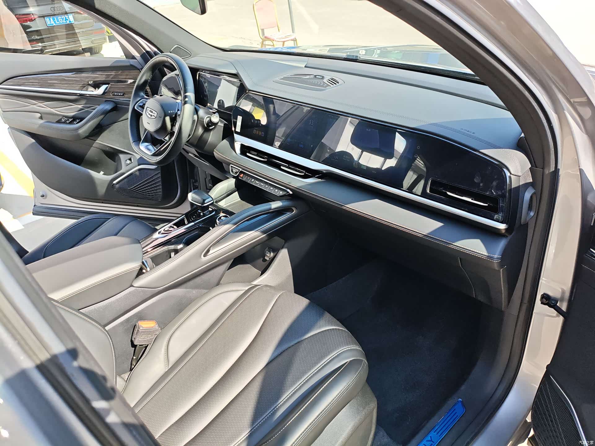 Geely Xingyue L, 2024 13