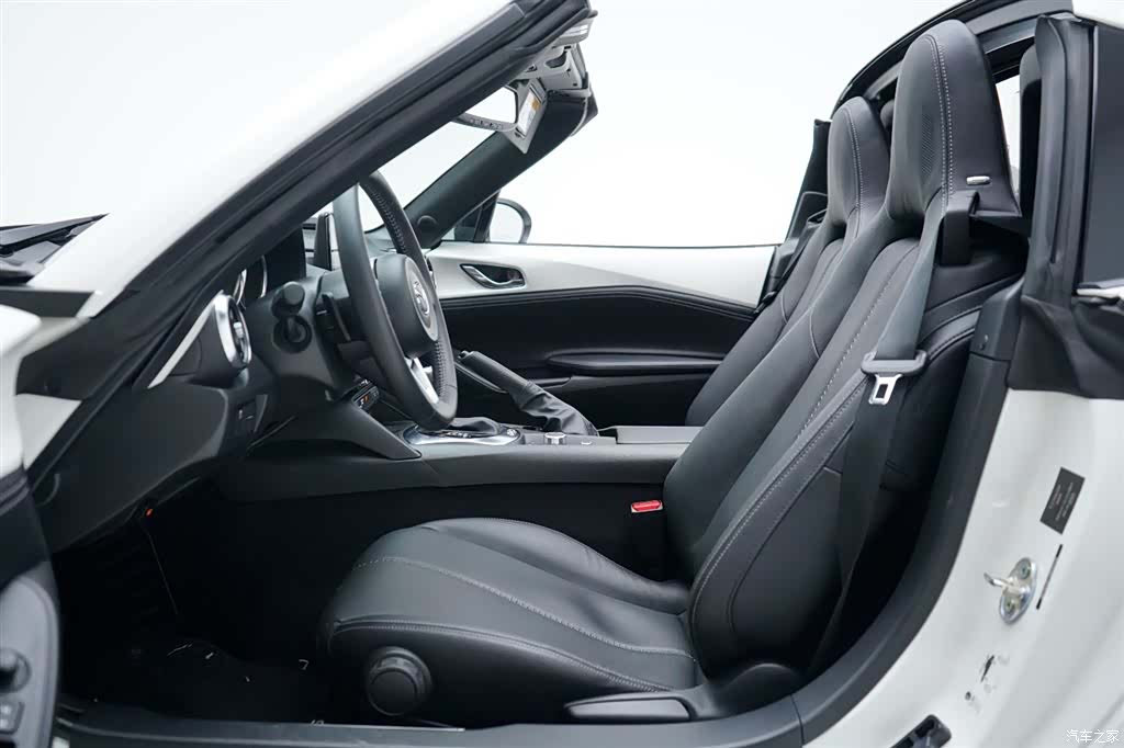 Mazda MX-5, 2023 все фото
