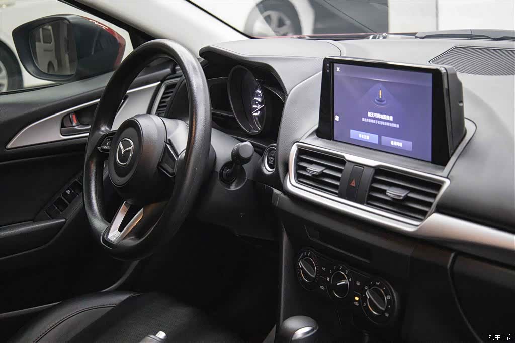 Mazda Mazda3, 2019 19