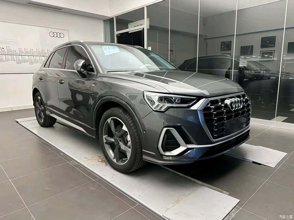 Audi Q3, 2023 3