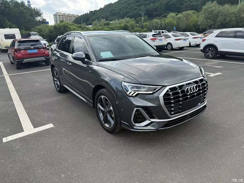 Audi Q3, 2022 3