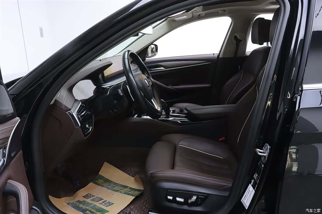 BMW 5 Series, 2022 14