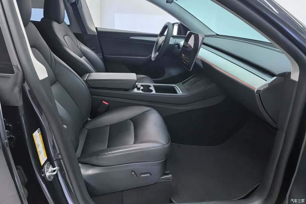 Tesla Model Y, 2024 8