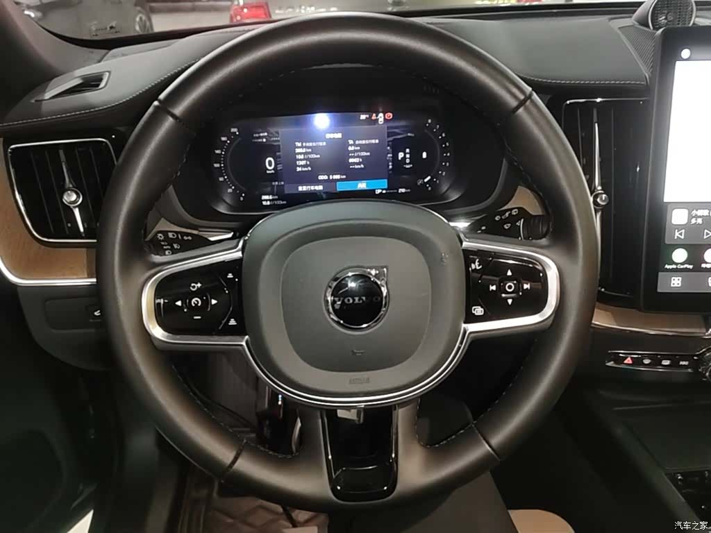 Volvo XC60, 2025 11