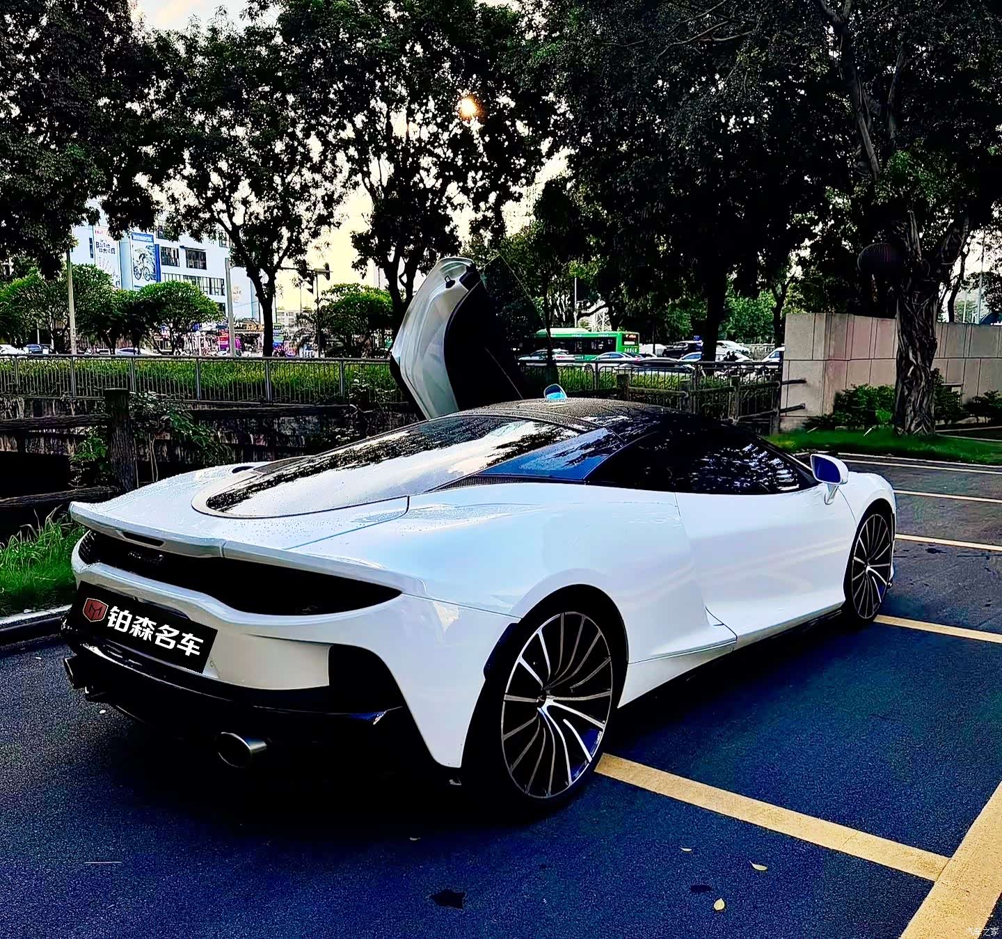 McLaren GT, 2023 3