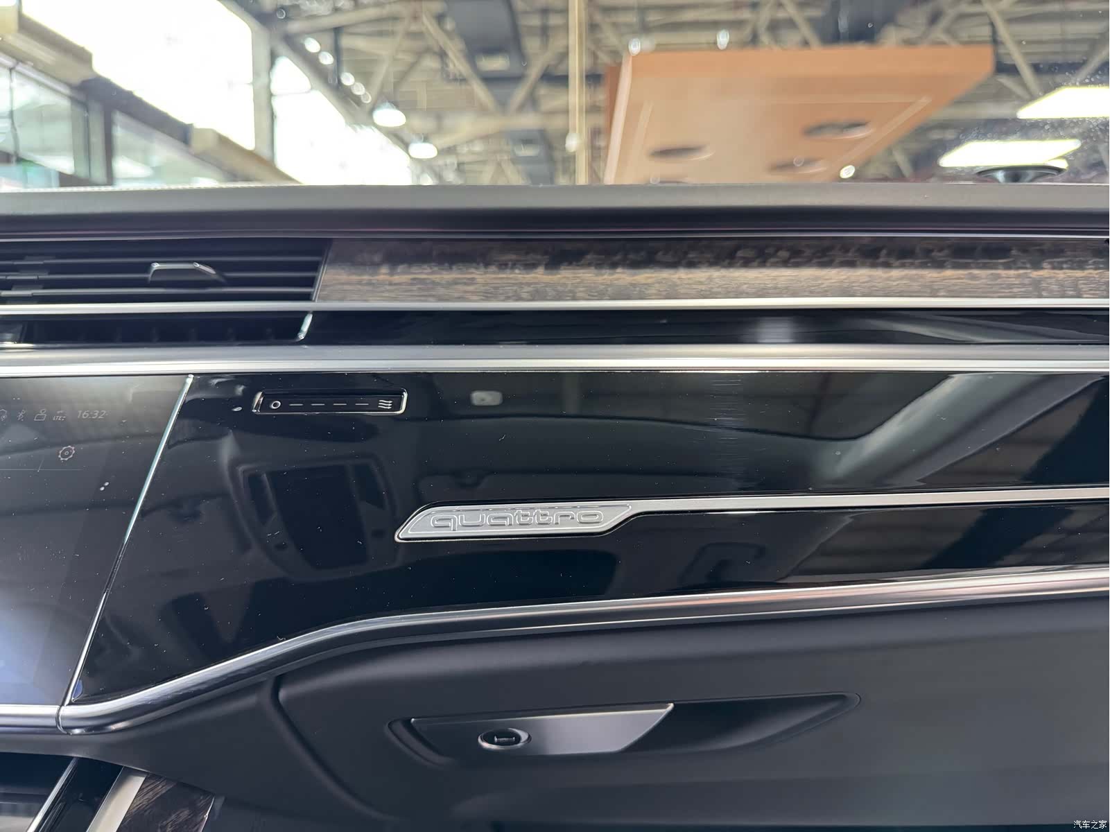 Audi A8L, 2021 40