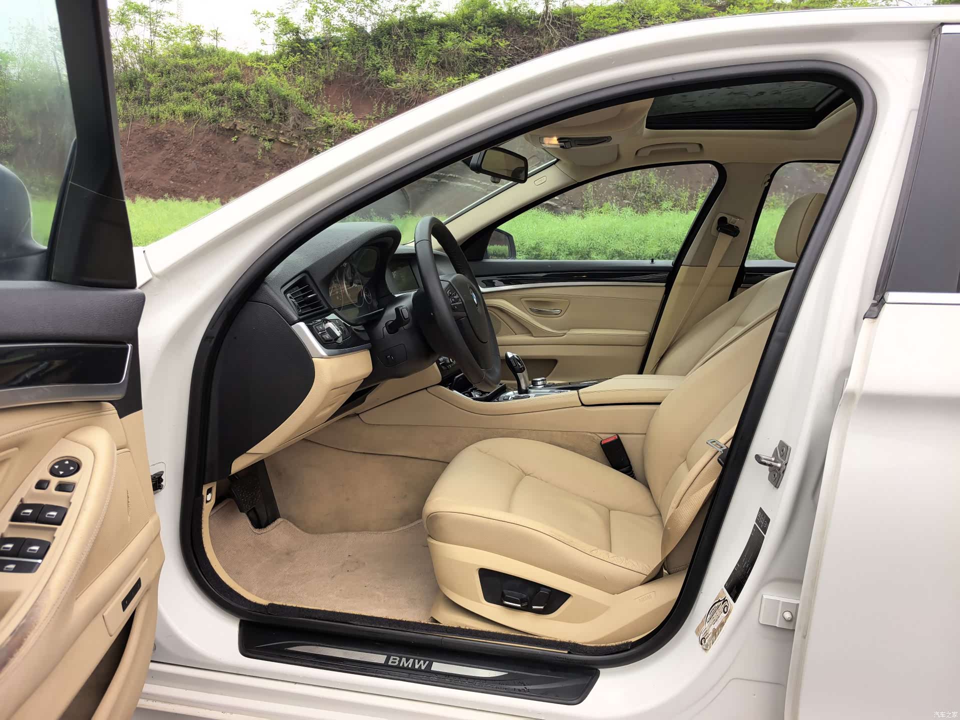 BMW 5 Series, 2012 9