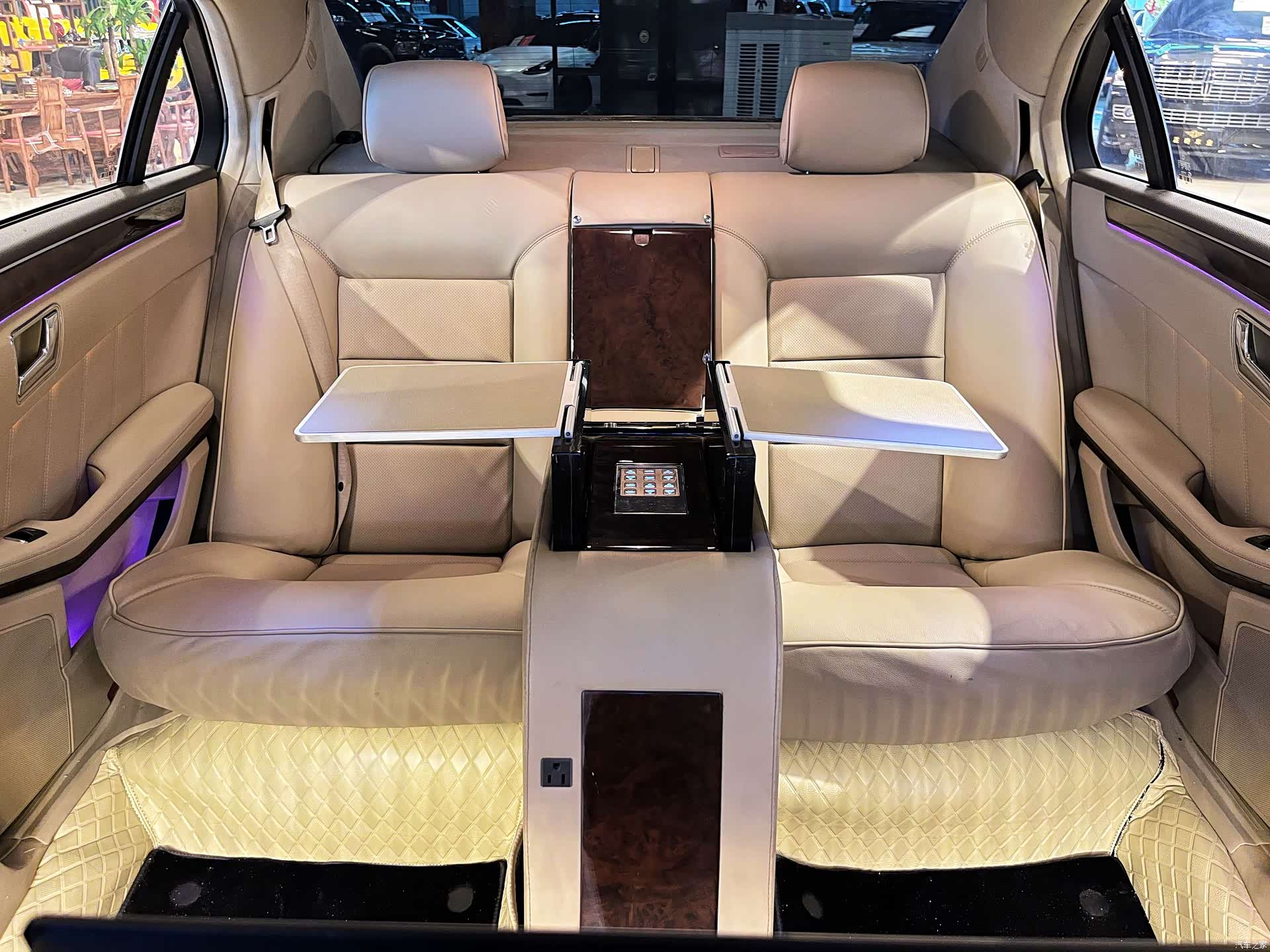 Mercedes-Benz E-Class, 2011 22