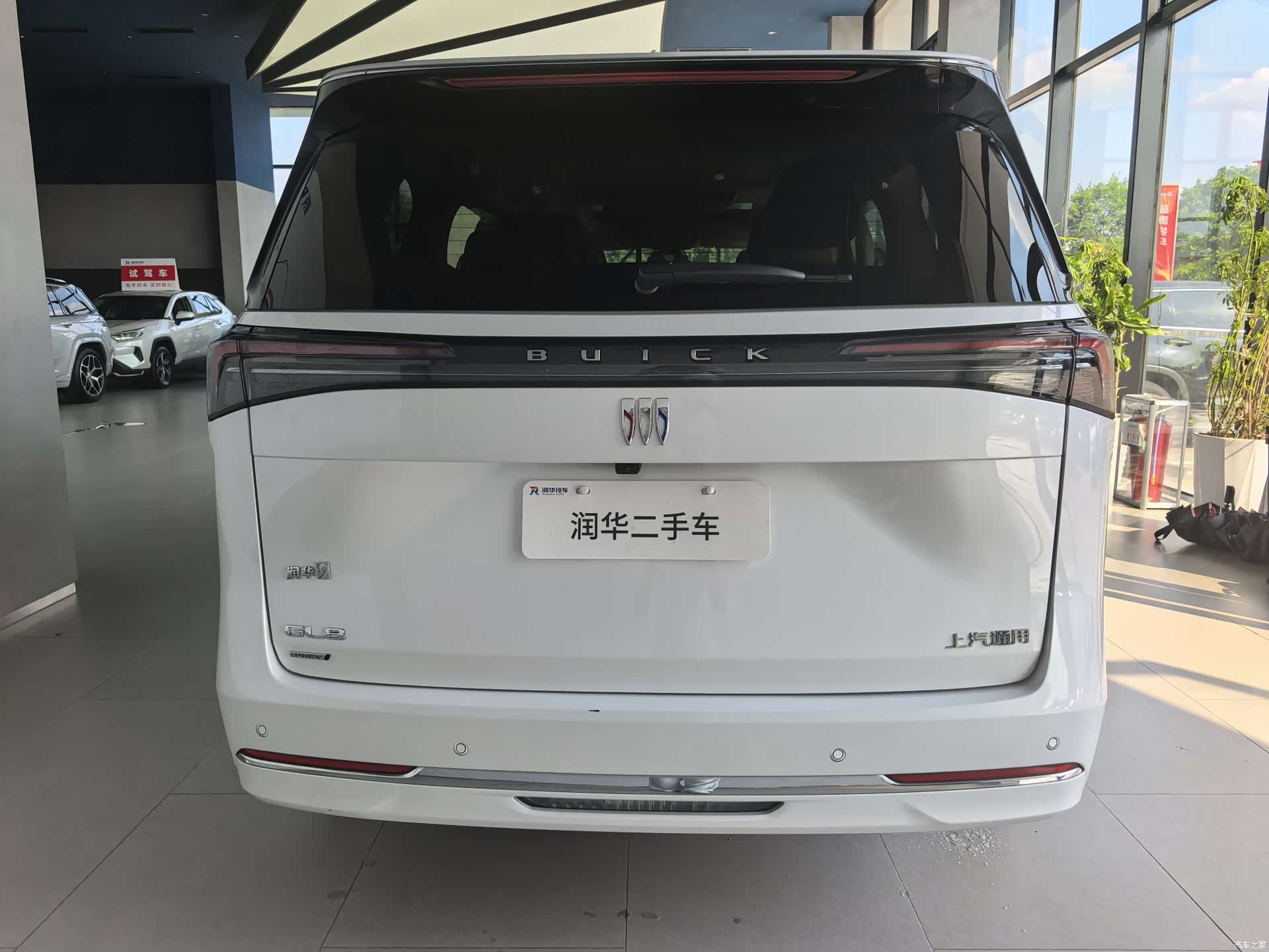 Buick GL8, 2025 4