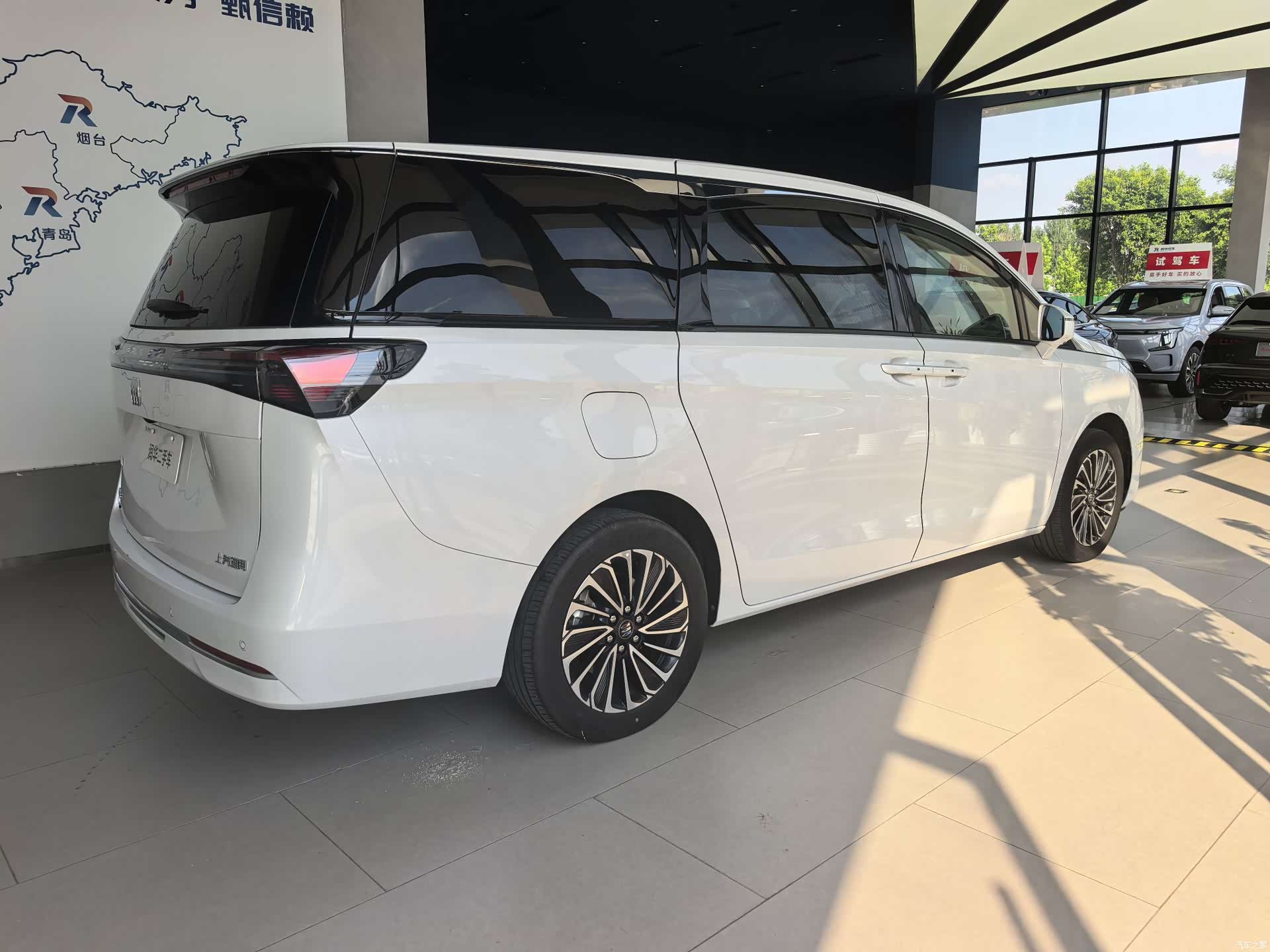 Buick GL8, 2025 все фото