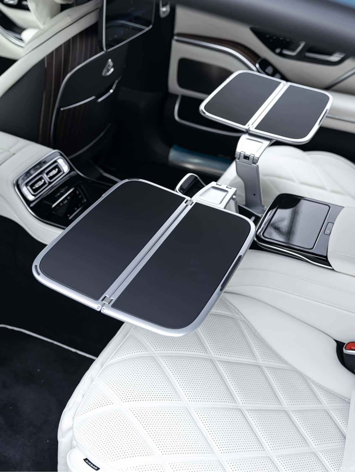 Maybach S-Class, 2023 25