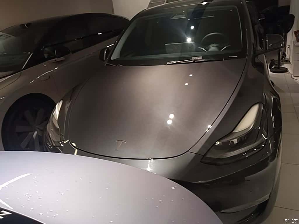 Tesla Model Y, 2021 3