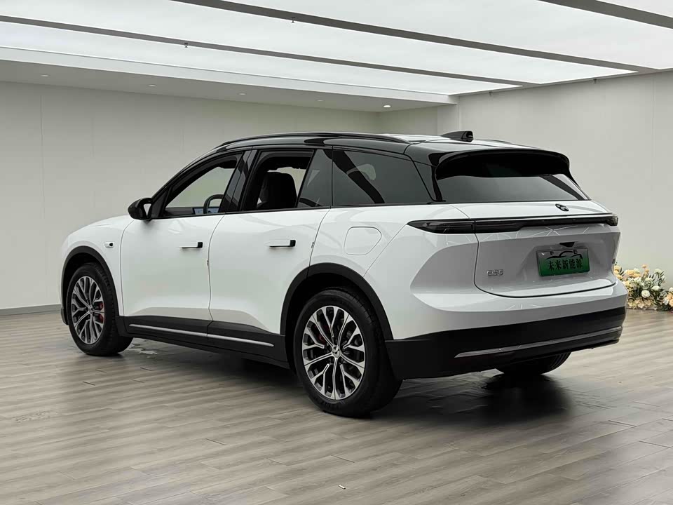 NIO ES6