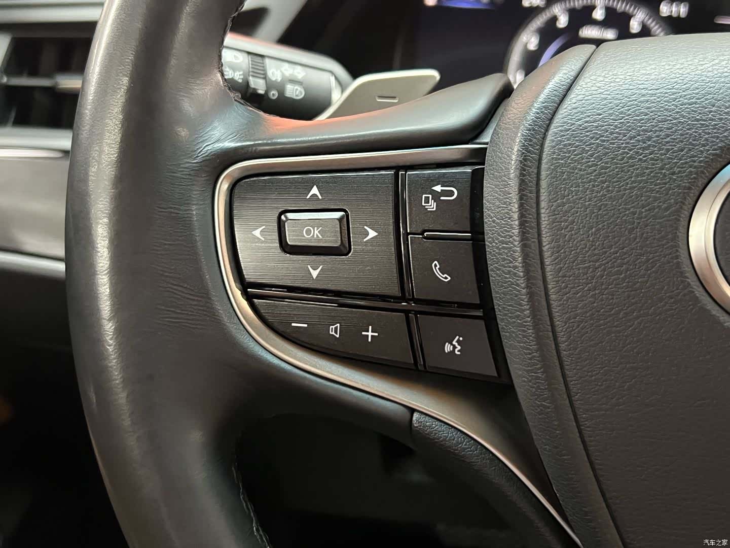 Lexus ES, 2023 21