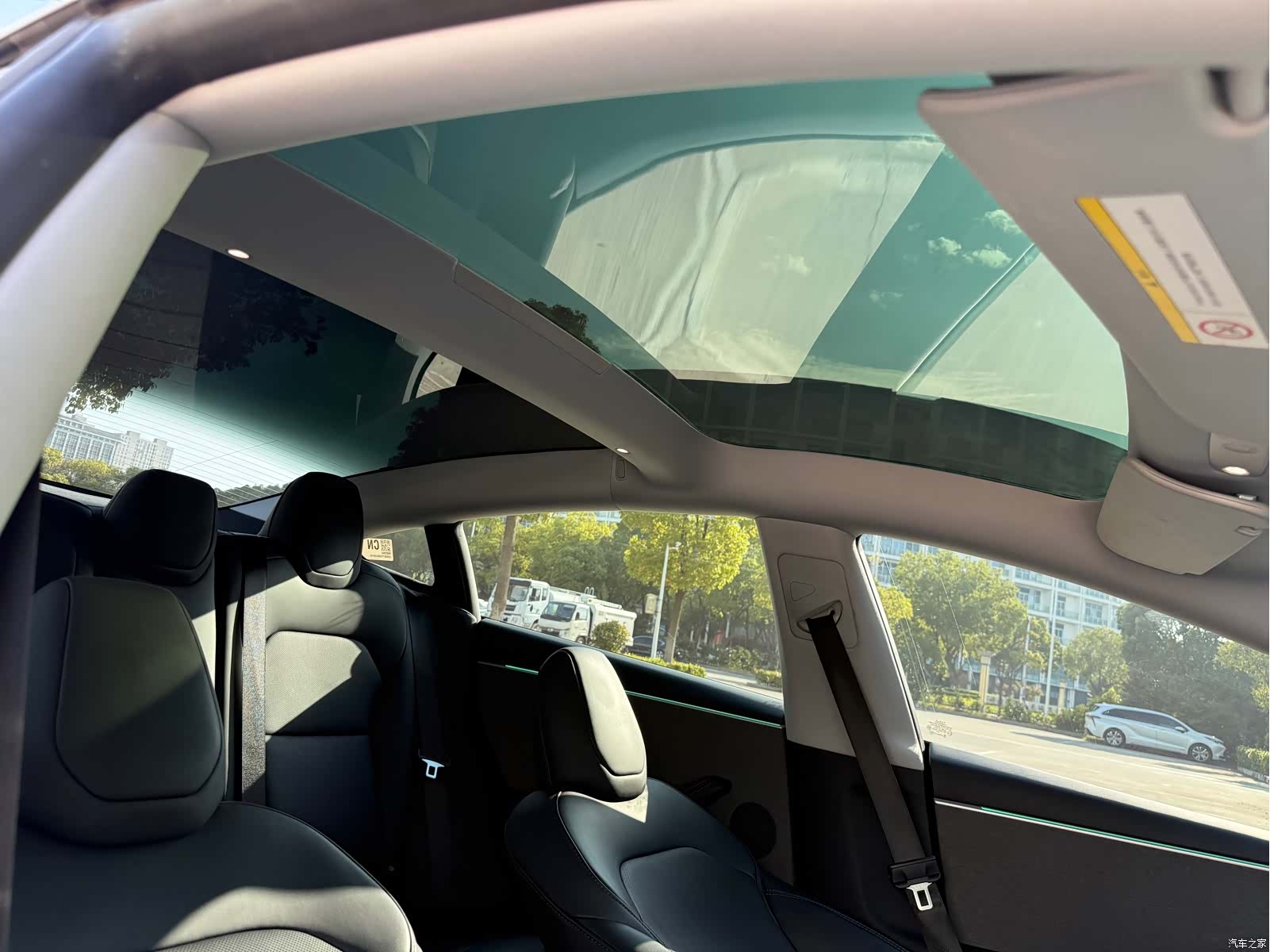 Tesla Model 3, 2025 12