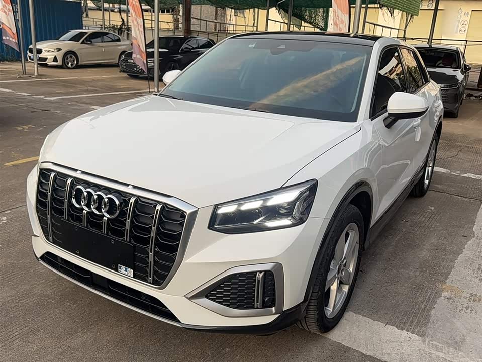 Audi Q2L