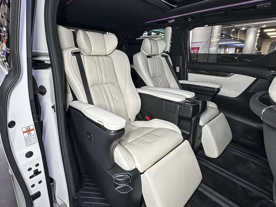 Lexus LM Lexus LM