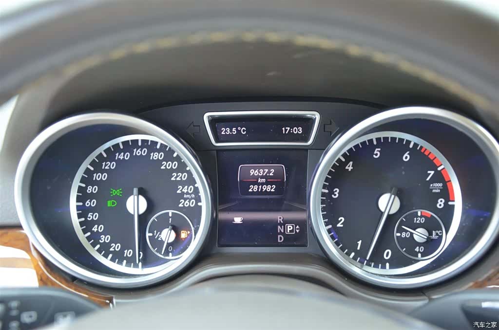 Mercedes-Benz M-Class, 2013 13