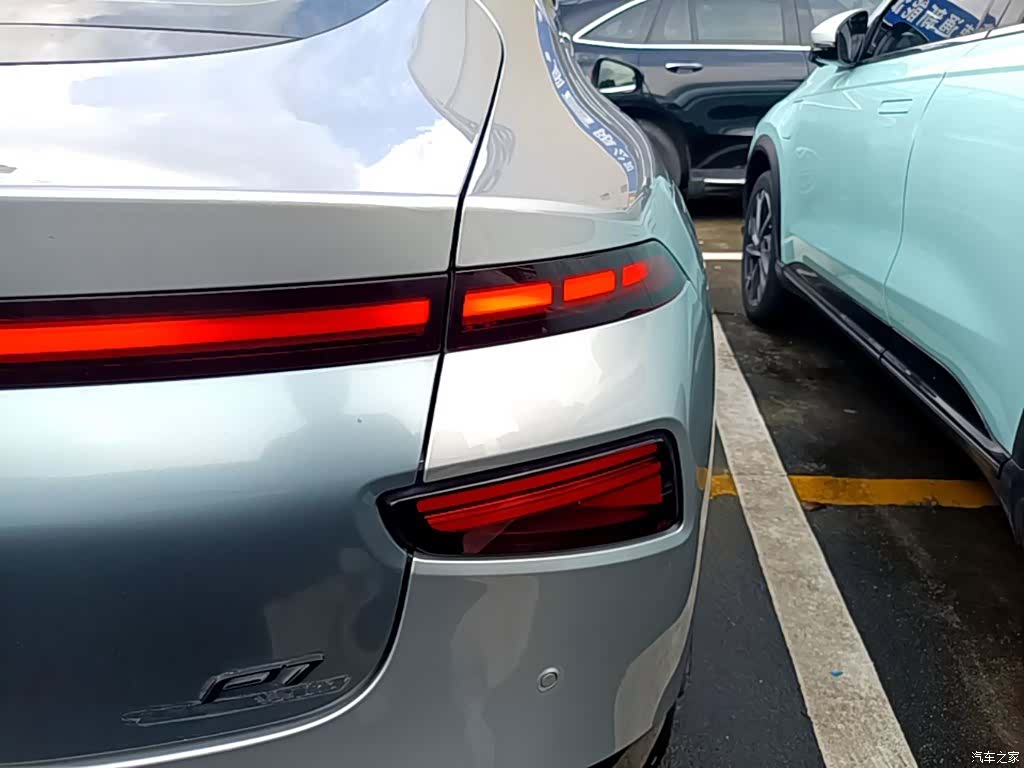 Xpeng P7, 2022 8