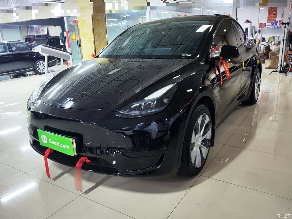 Tesla Model Y, 2023 1