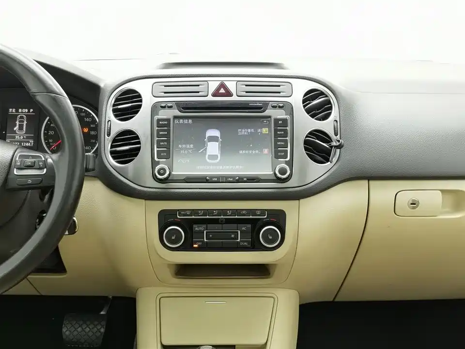 Volkswagen Tiguan Volkswagen Tiguan