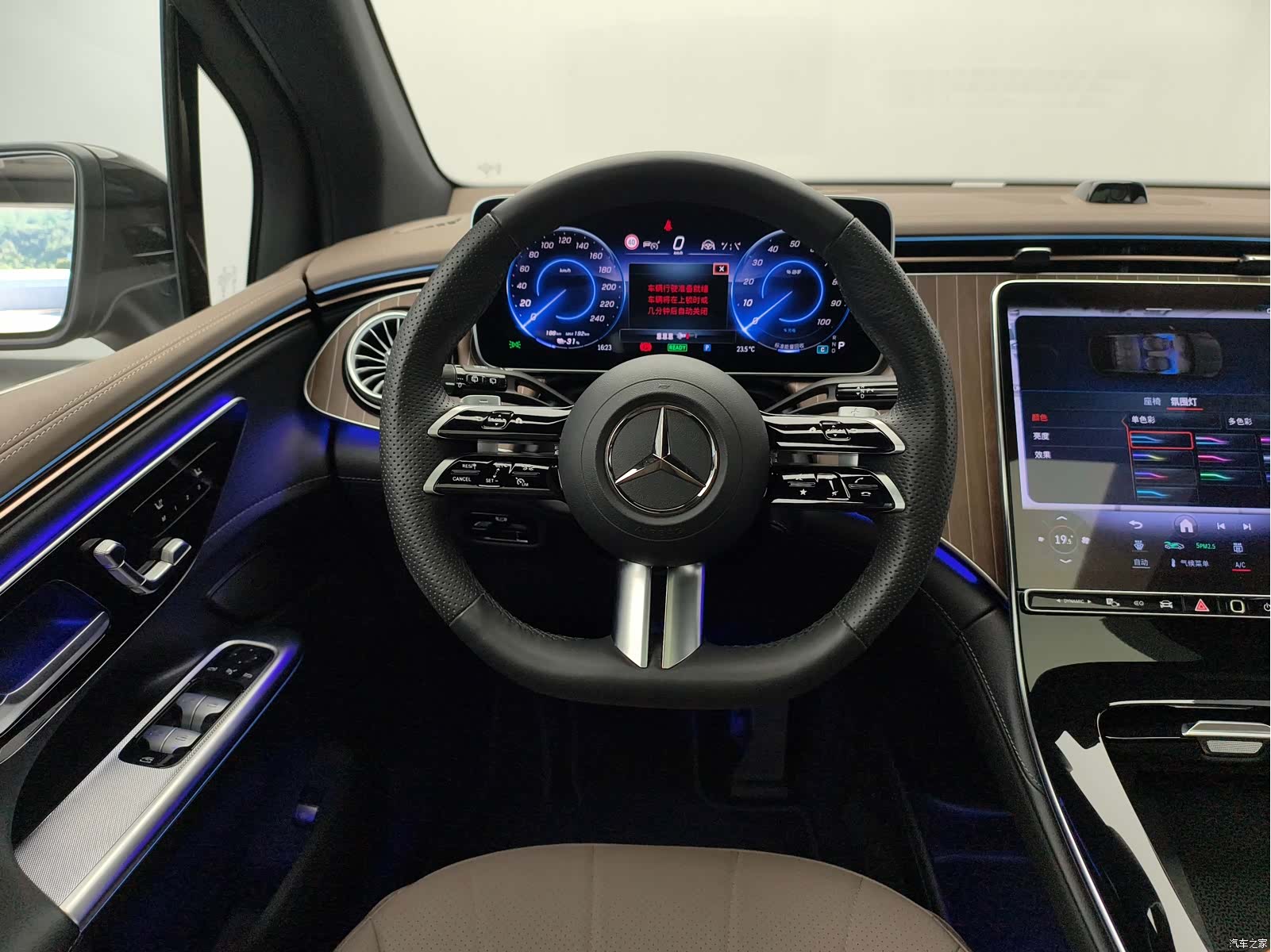 Mercedes-Benz EQE, 2025 12