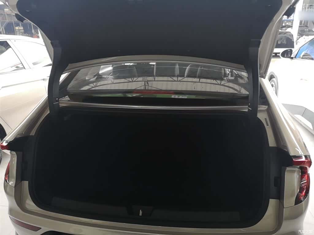 Wuling Starlight, 2026 19