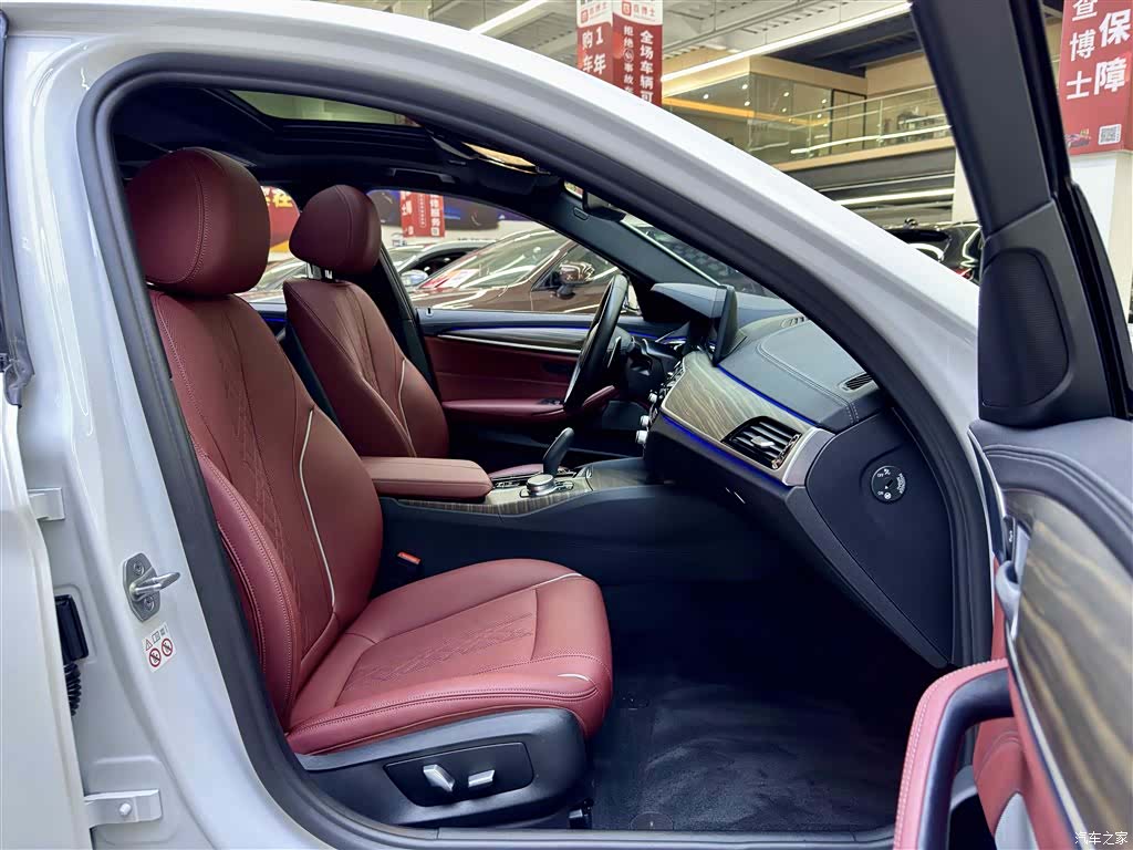 BMW 5 Series, 2022 все фото