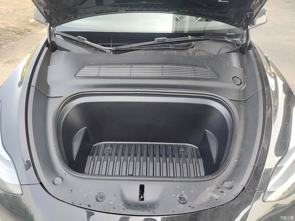 Tesla Model Y, 2023 20