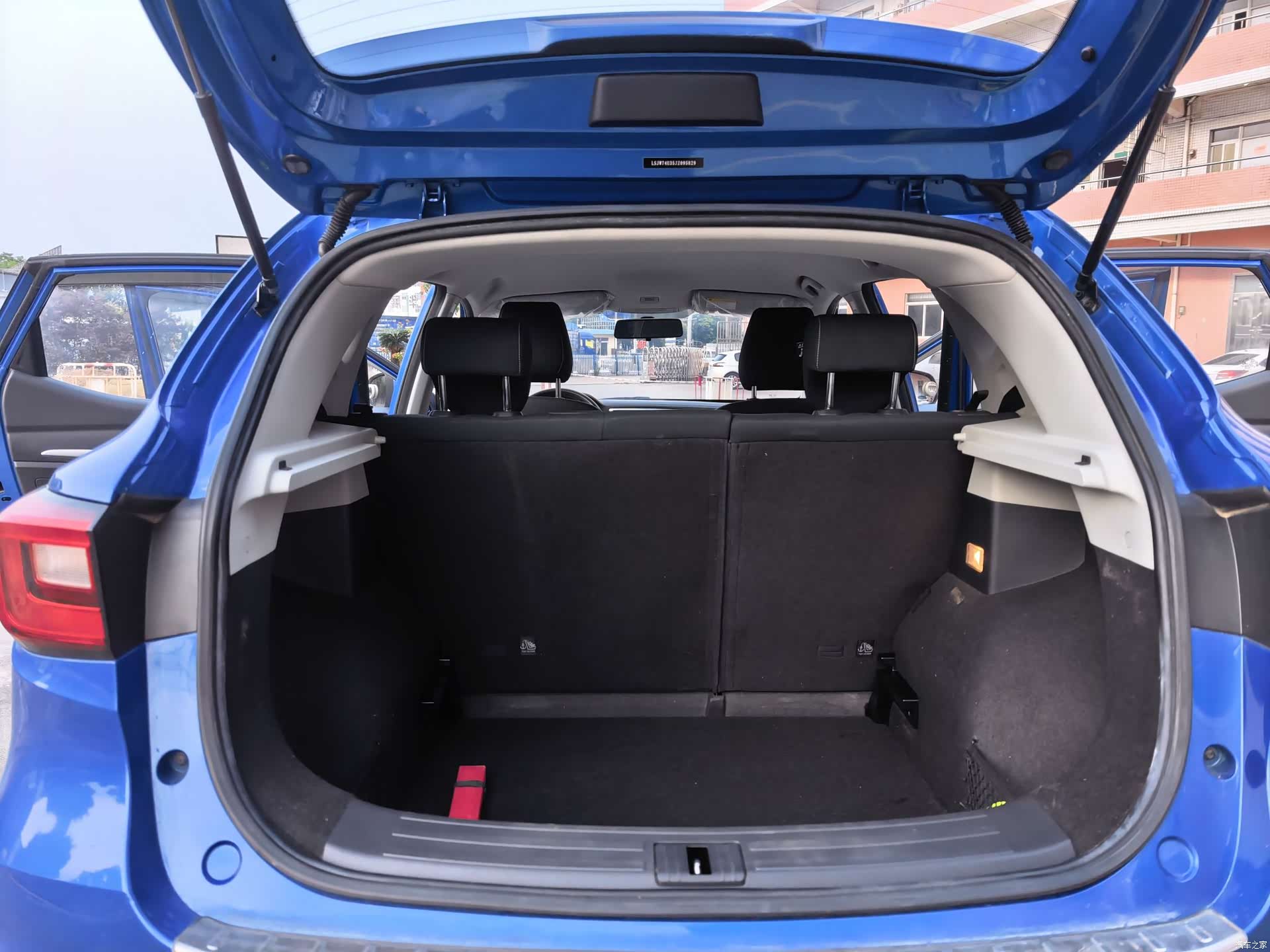 MG ZS, 2019 13