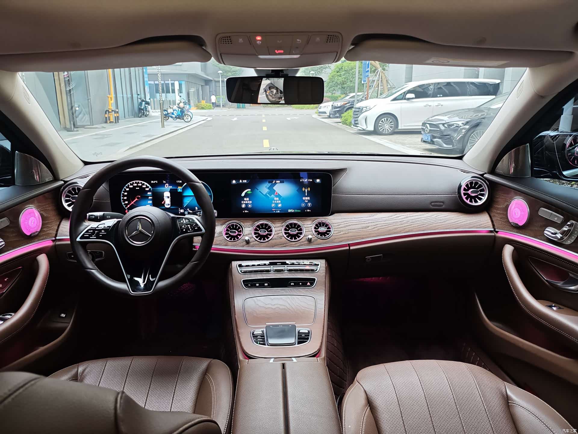 Mercedes-Benz E-Class, 2023 4