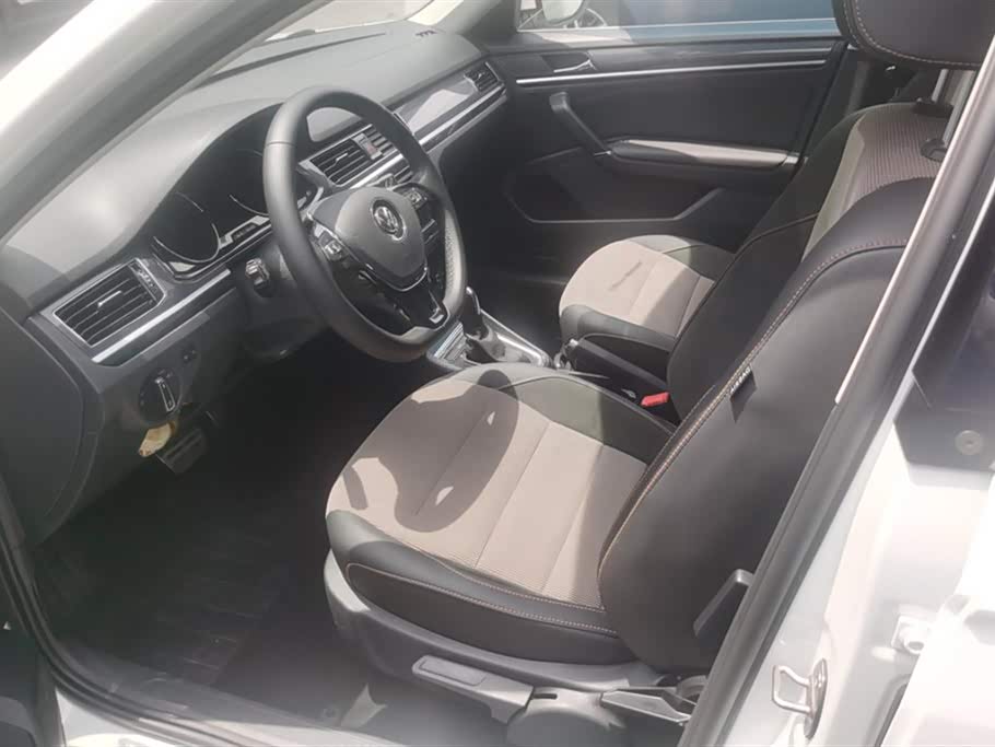 Volkswagen C-TREK Wei Collar