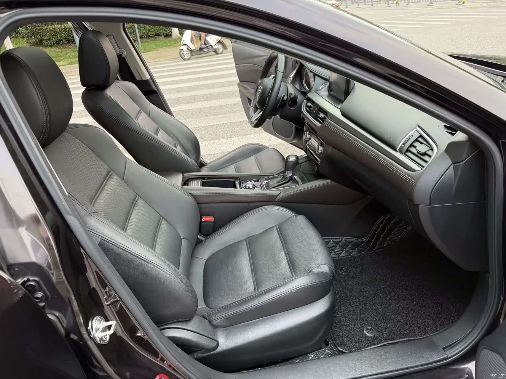 Mazda Atenza, 2019 15