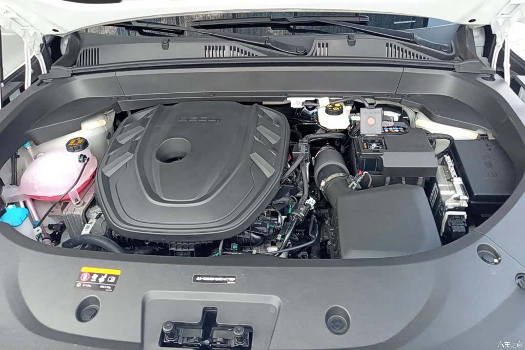 Geely Xingyue L, 2025 10