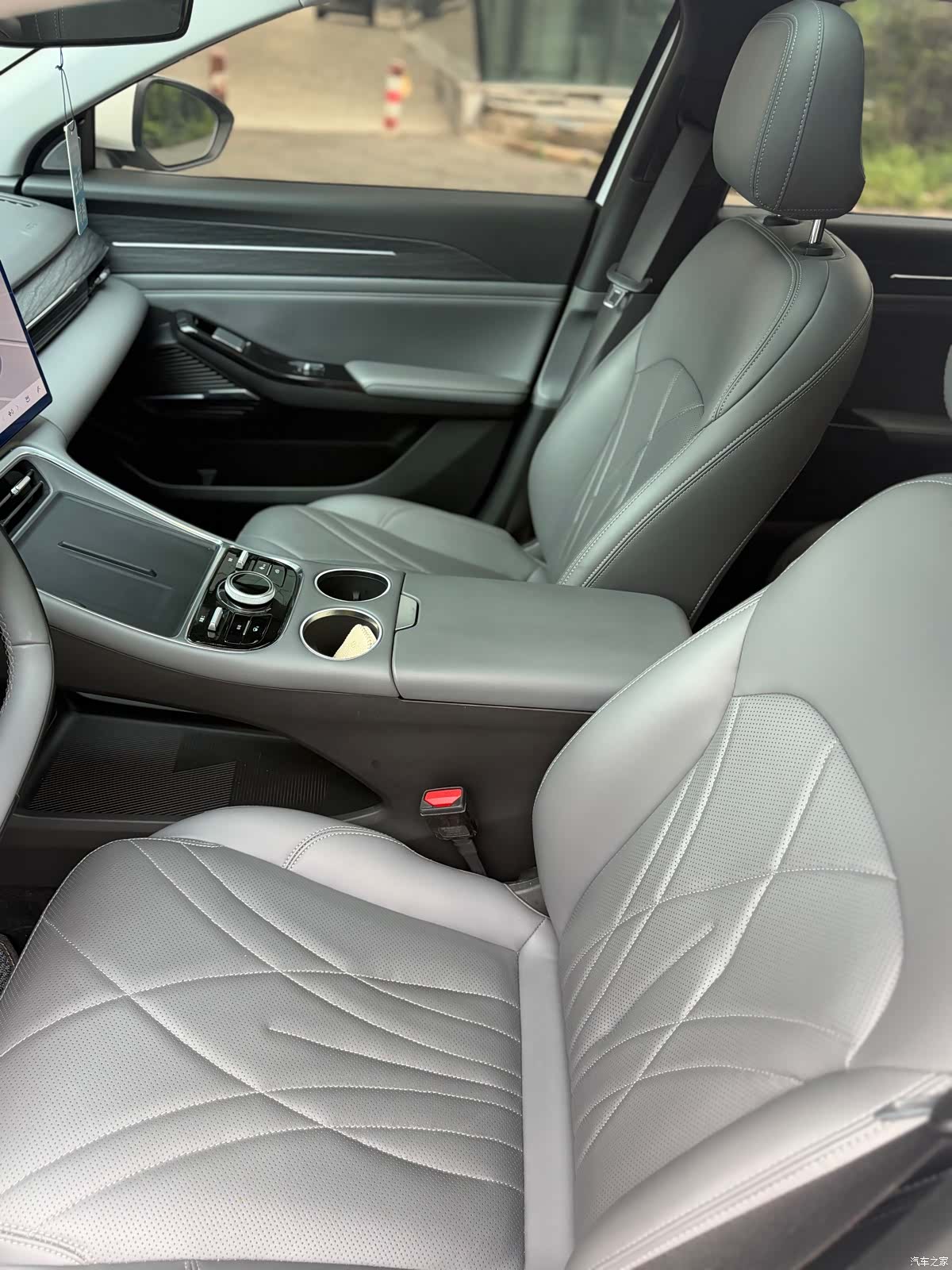 Geely Galaxy L6, 2025 10