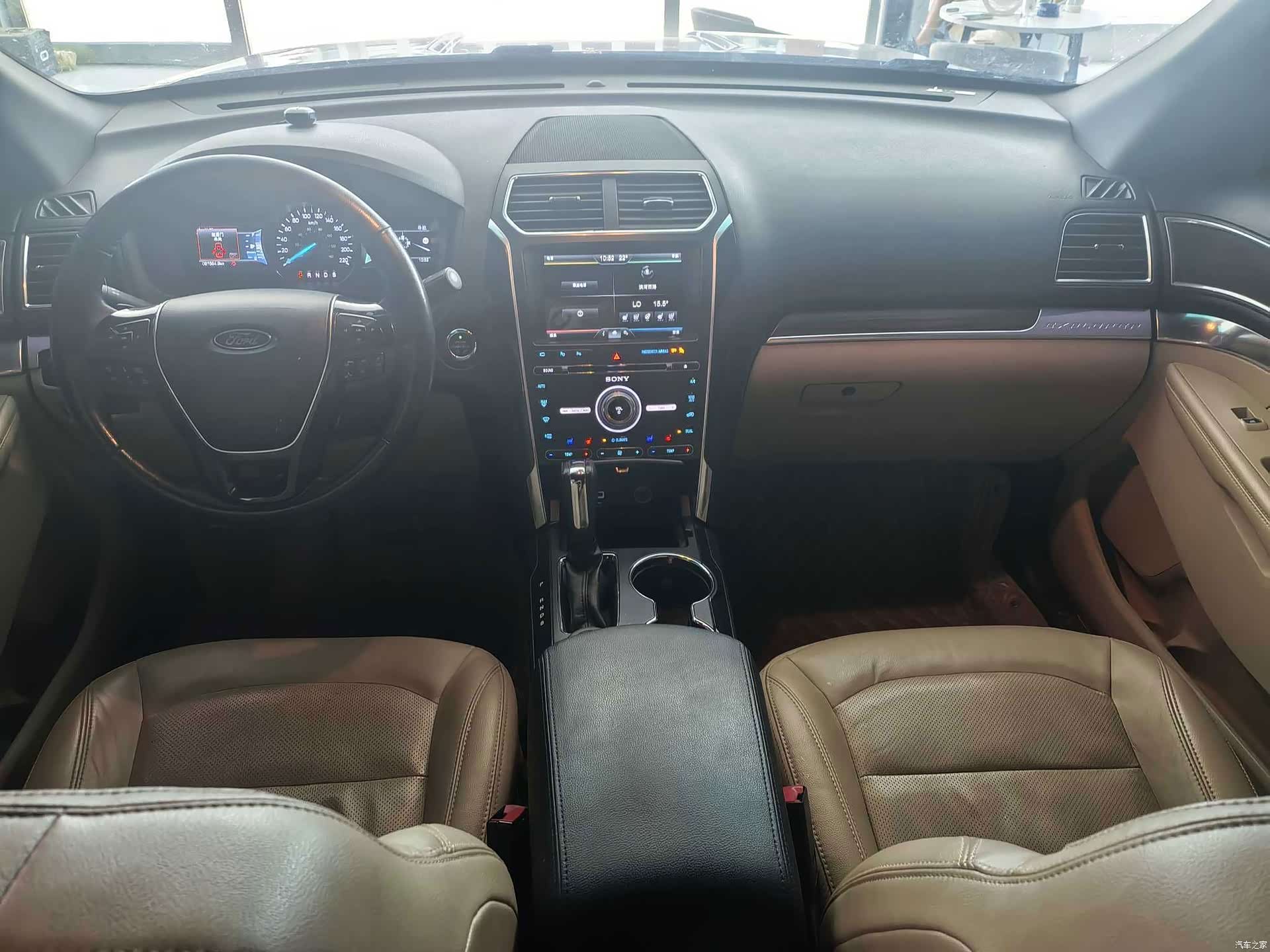 Ford Explorer, 2016 7