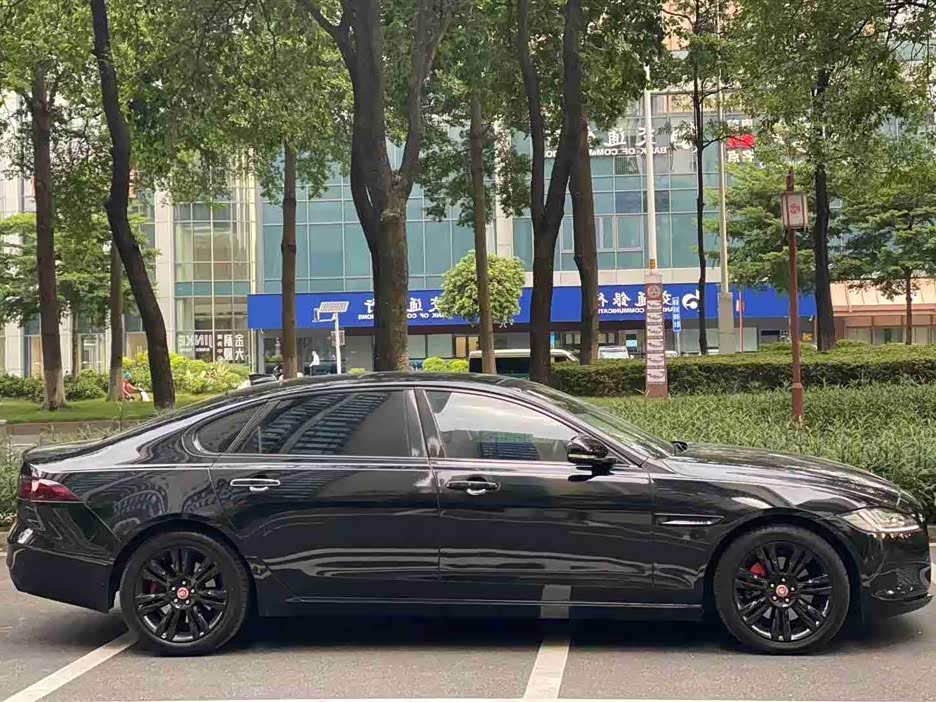Jaguar XFL