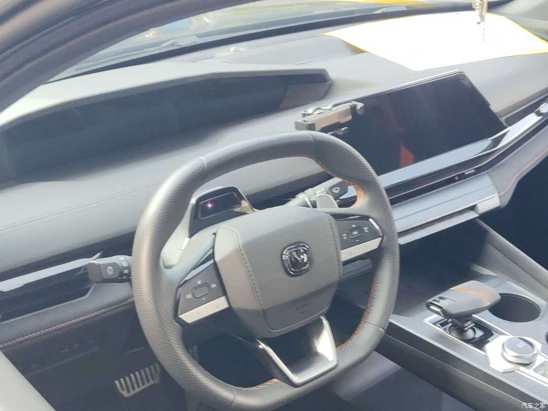 Changan UNI-V, 2022 6