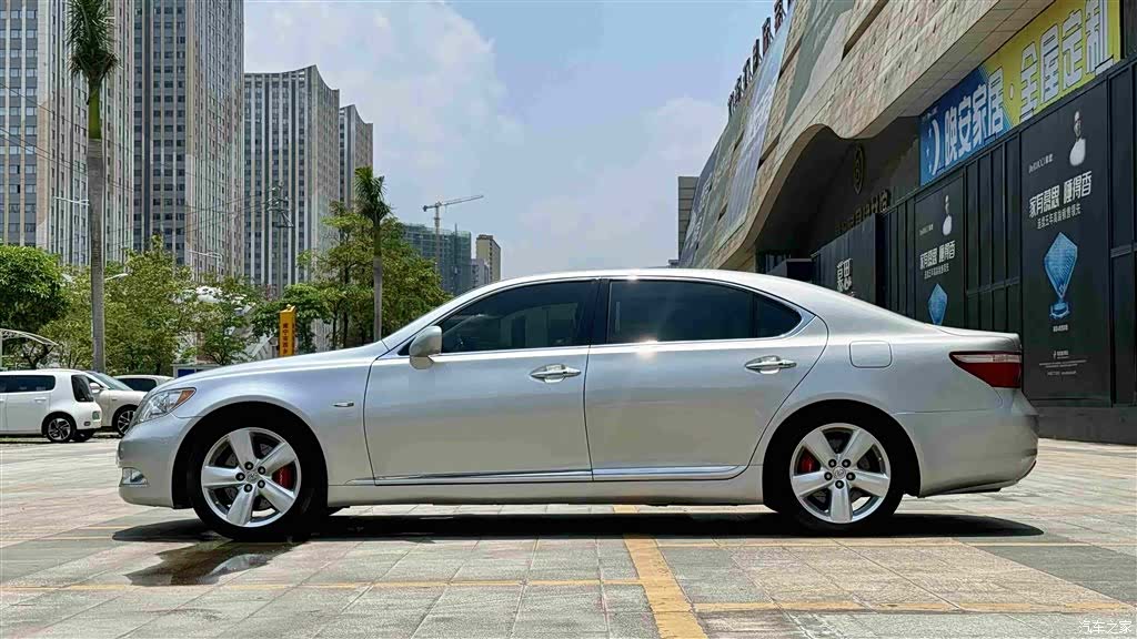 Lexus LS, 2009 7