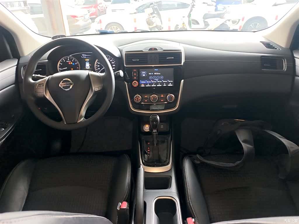 Nissan Tiida, 2017 10
