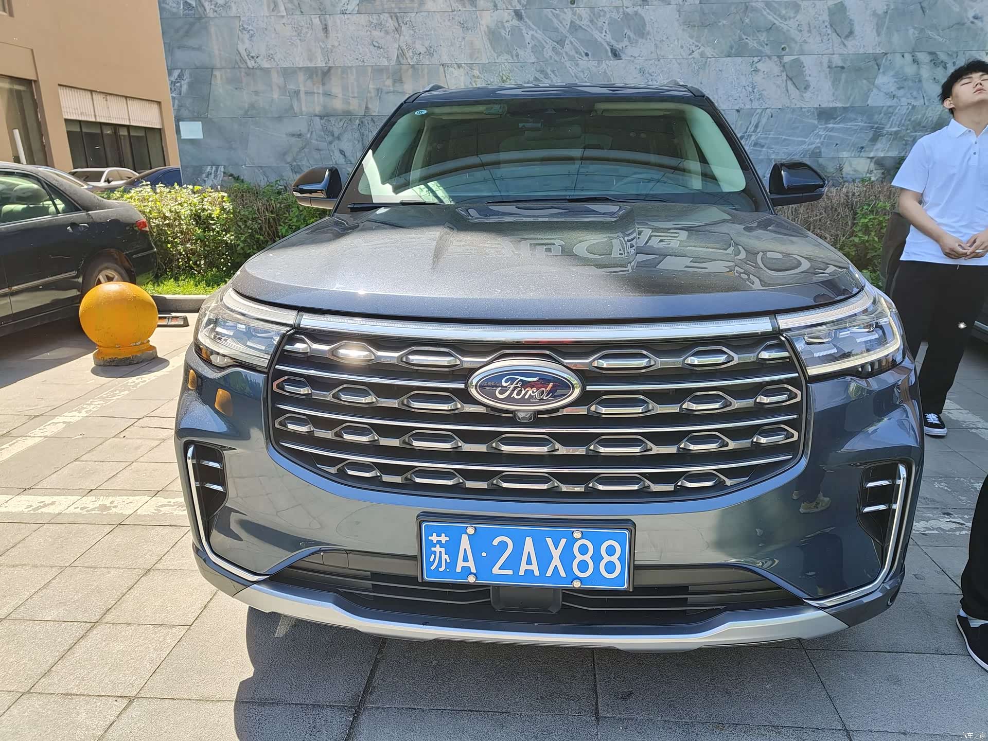 Ford Explorer, 2023 4