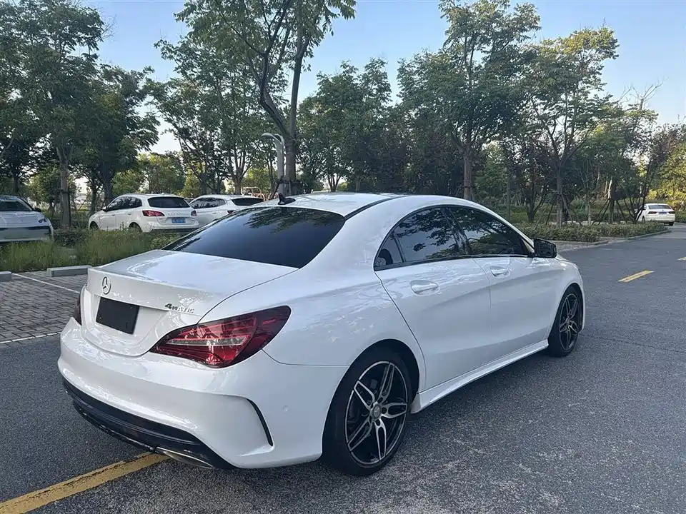 Mercedes-Benz CLA Mercedes-Benz CLA