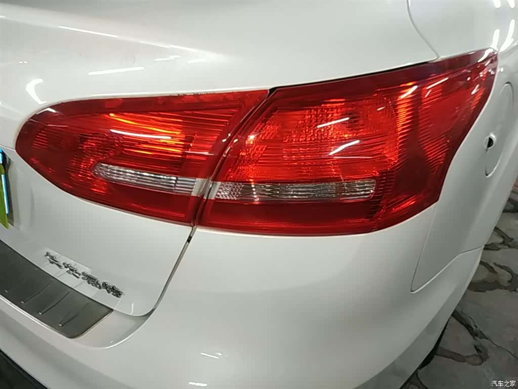 Ford Focus, 2015 8