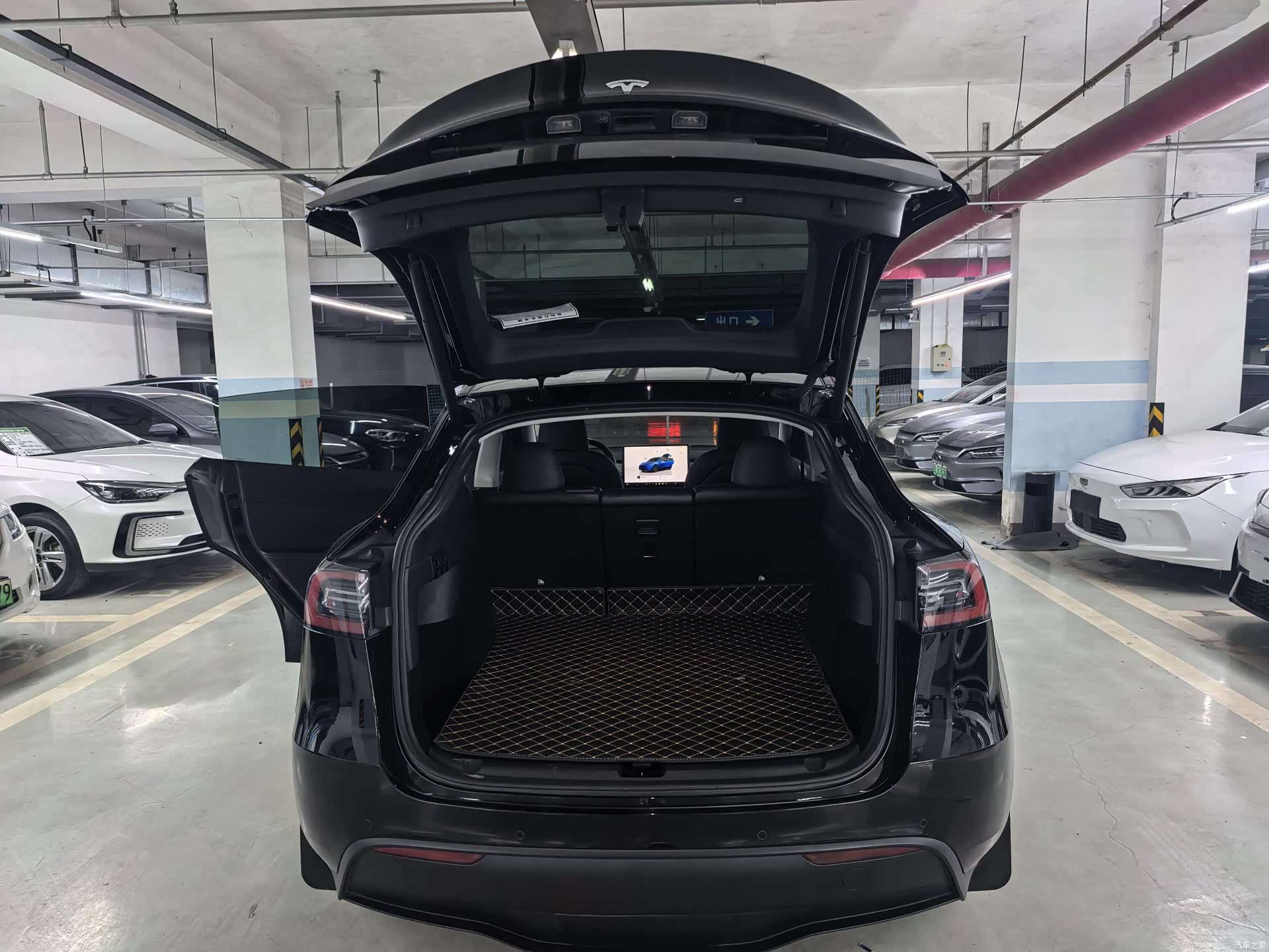 Tesla Model Y, 2024 10