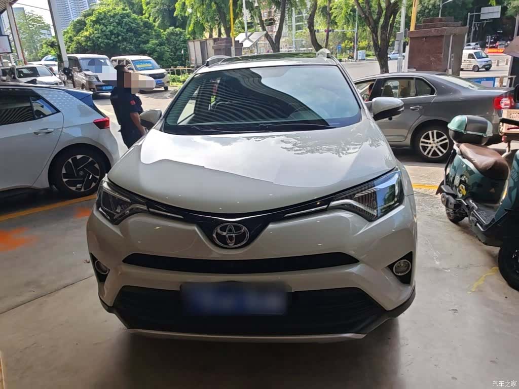 Toyota RAV4, 2016 3