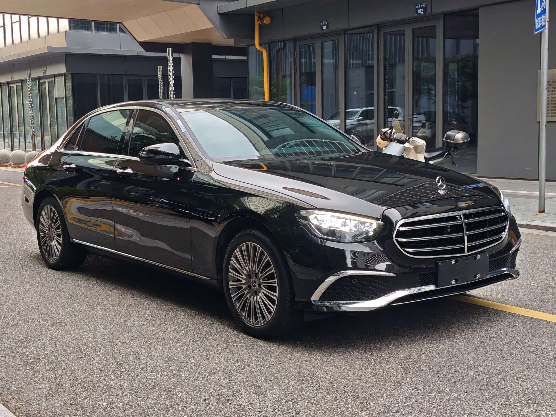 Mercedes-Benz E-Class, 2021 3