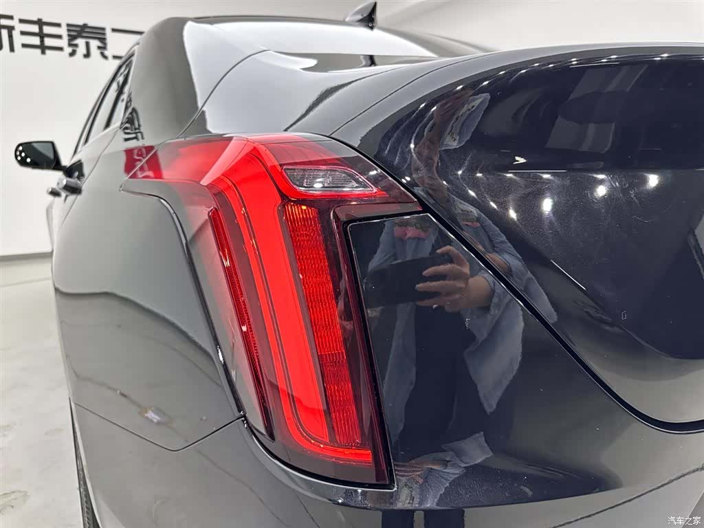 Cadillac CT4, 2023 31