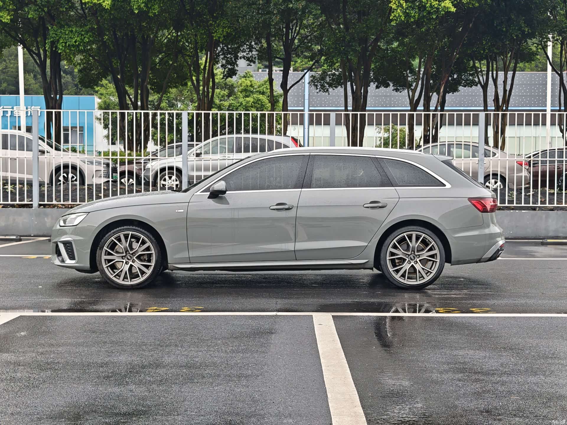 Audi A4, 2021 7