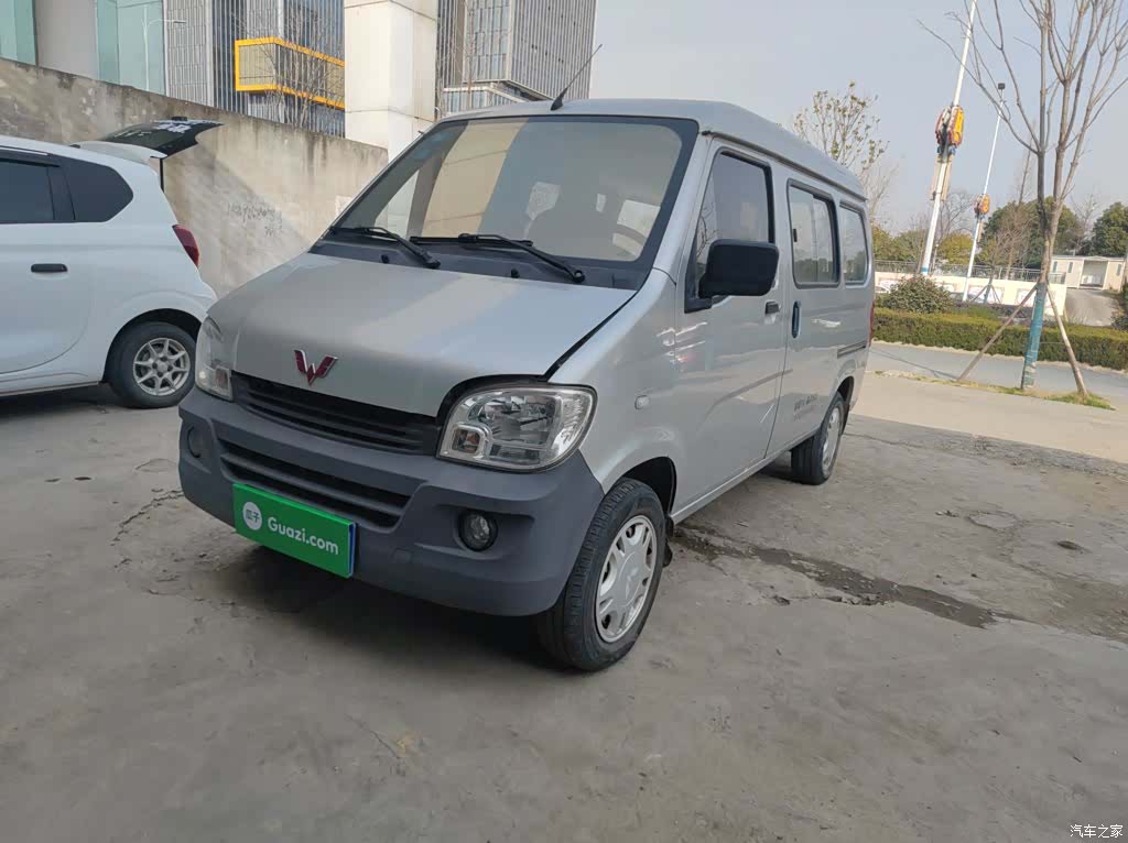 Wuling LSI, 2017 1