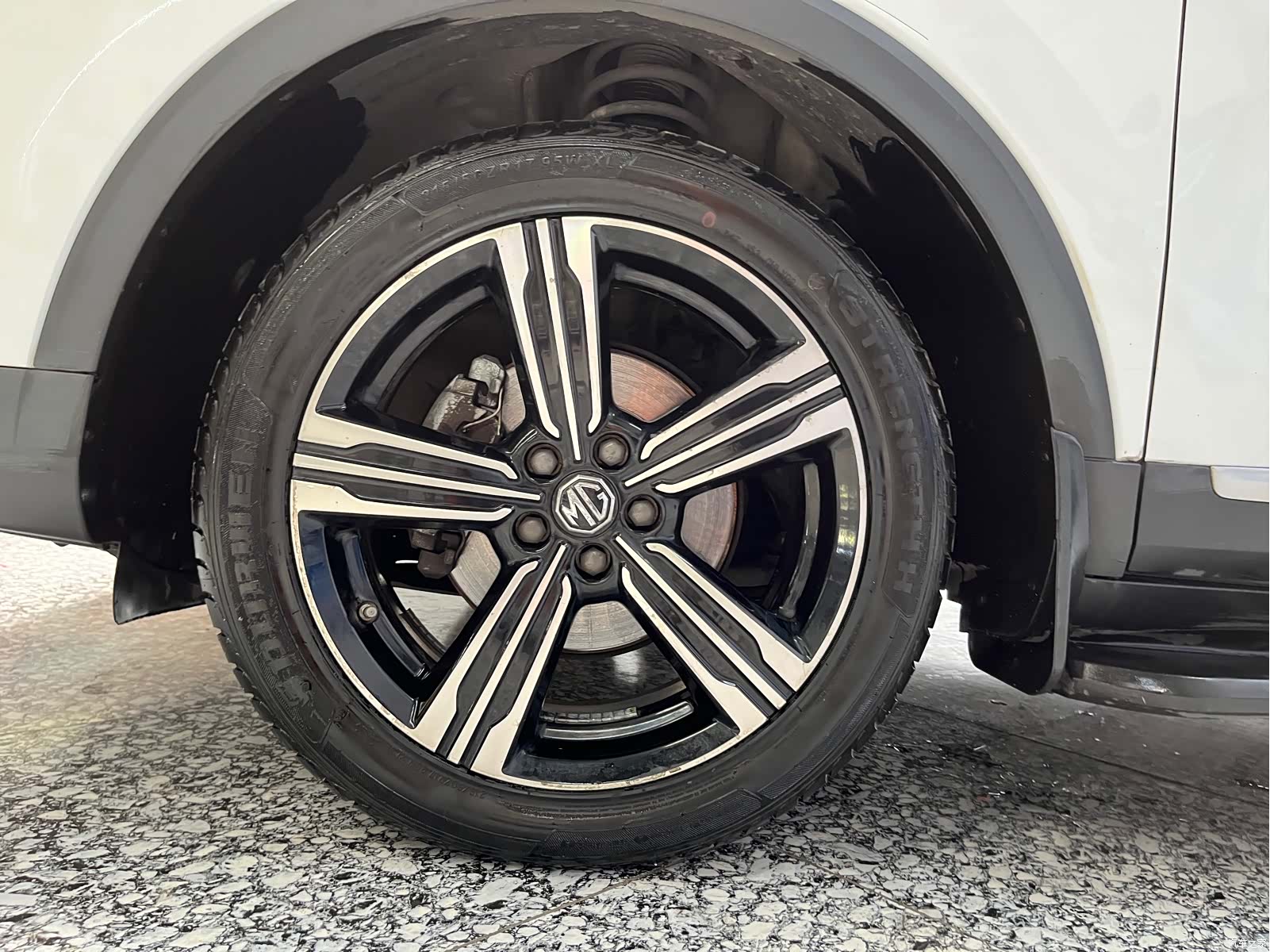 MG ZS, 2019 14